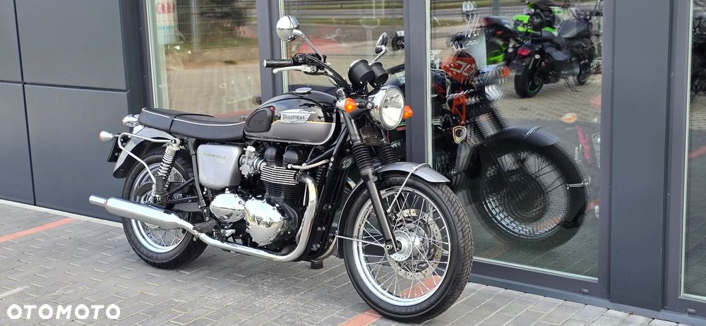 Triumph Bonneville - 6
