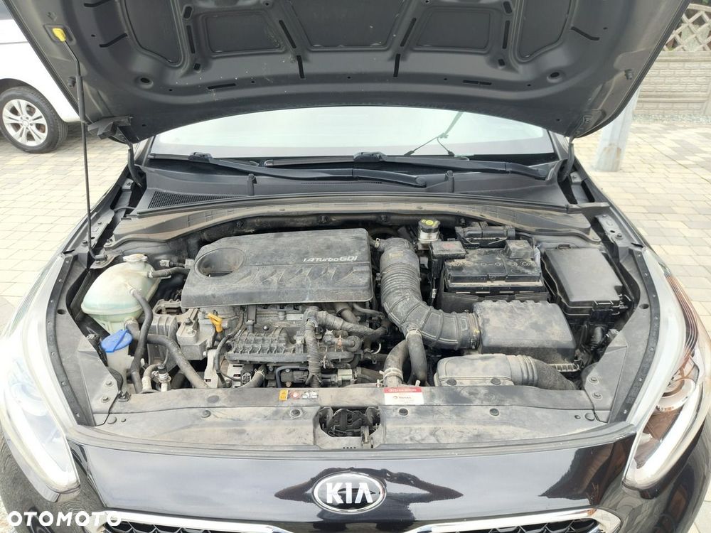 Kia Ceed - 33