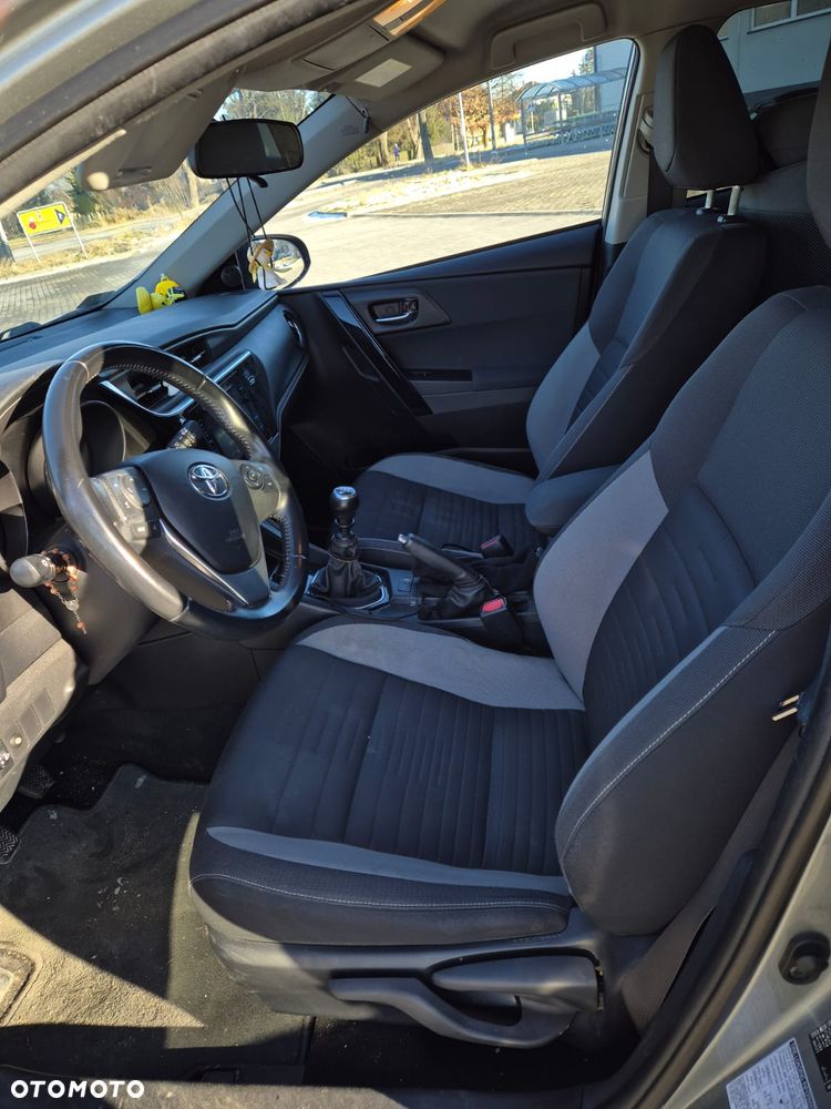 Toyota Auris 1.6 Premium Comfort - 11