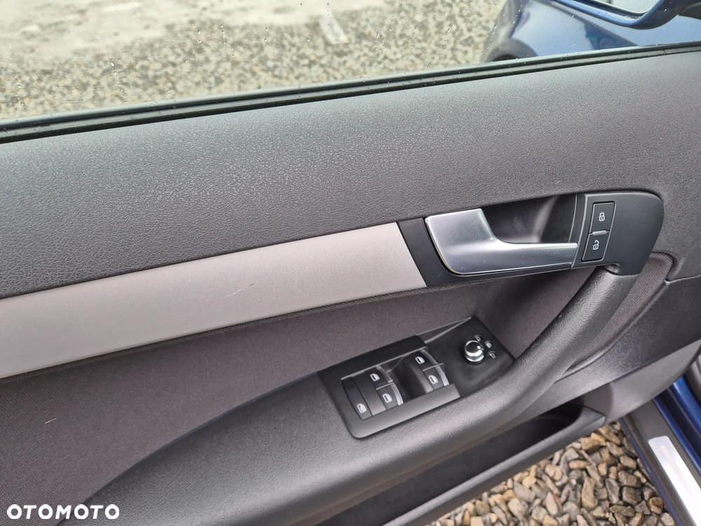 Audi A3 Sportback 1.6 TDI DPF Ambiente - 15