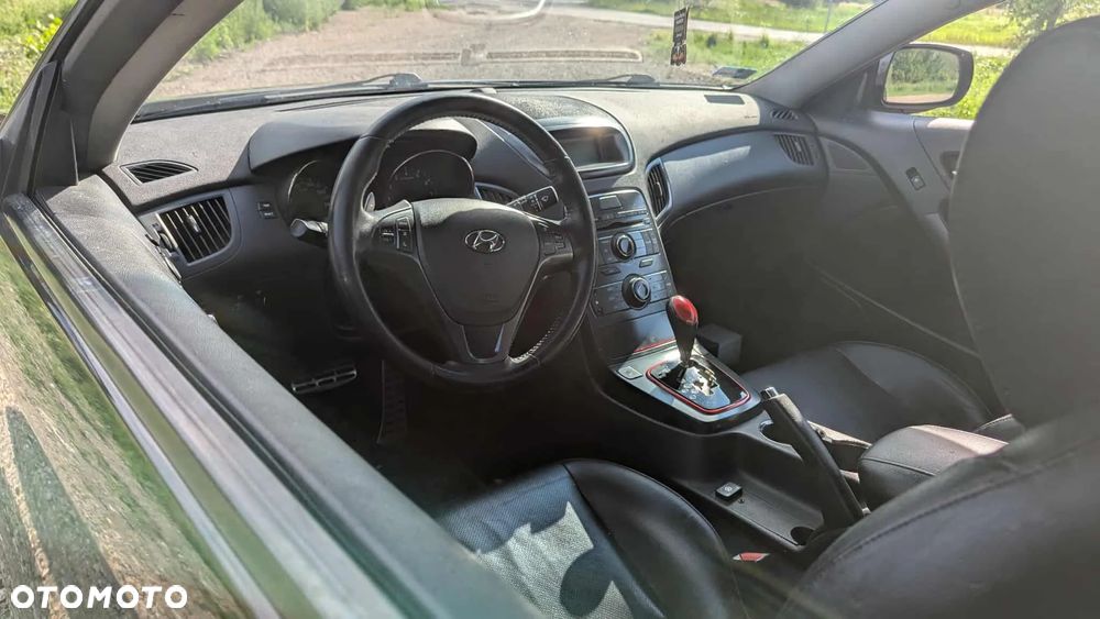 Hyundai Genesis Coupe - 8