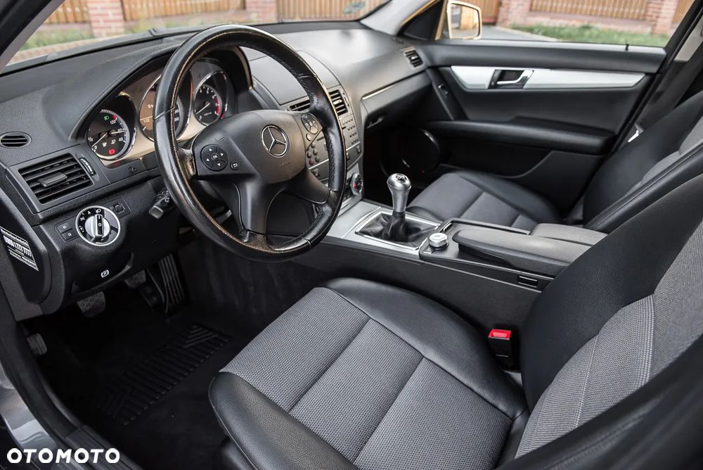 Mercedes-Benz Klasa C 180 BlueEFFICIENCY Avantgarde - 15