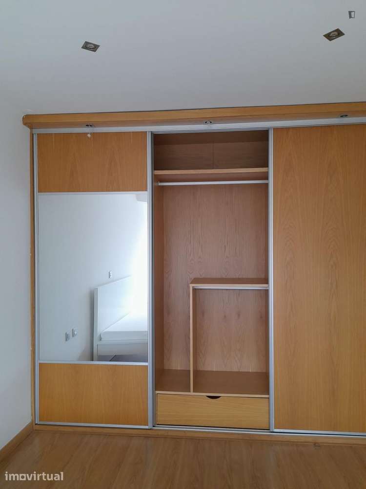 Quarto - localizado em Carcavelos Lisbon - Grande imagem: 4/20