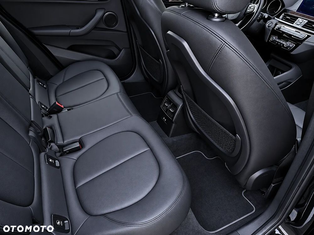 BMW X1 xDrive28i xLine - 24