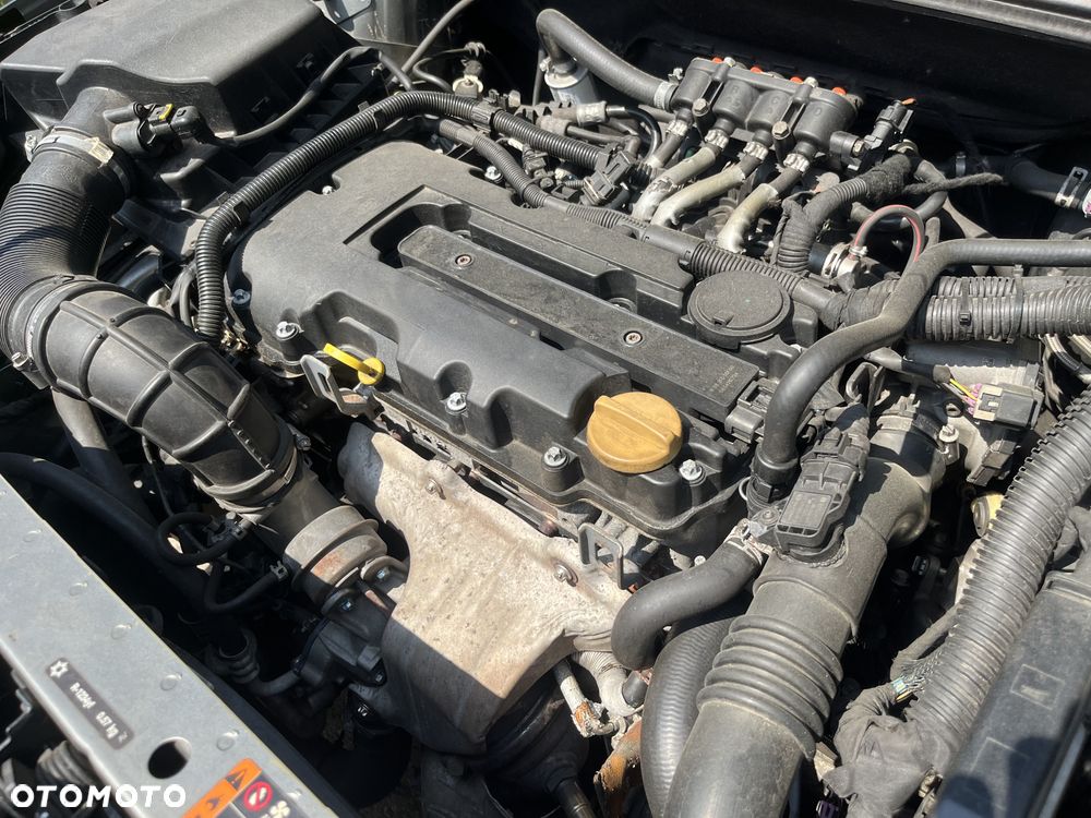 Opel Astra 1.4 T Business EU6 - 12