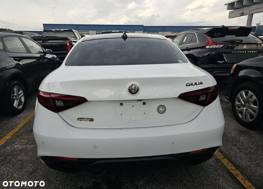 Alfa Romeo Giulia - 6