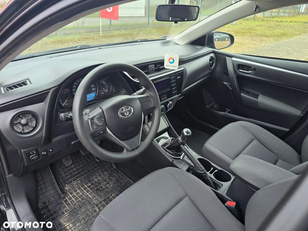 Toyota Corolla 1.6 Active EU6 - 19