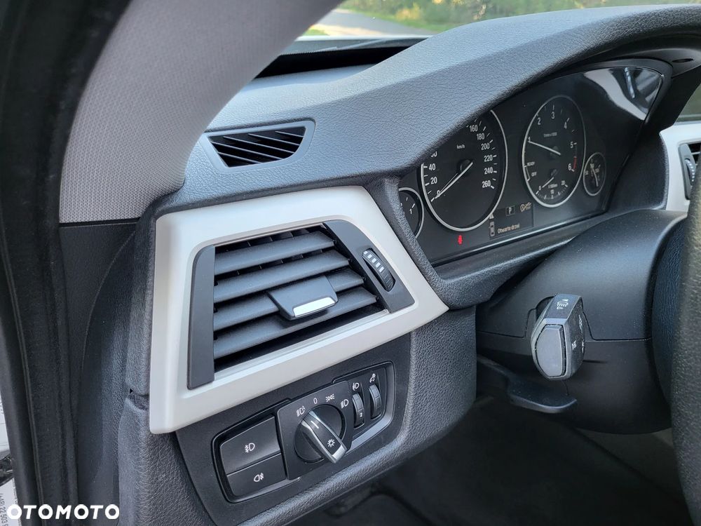 BMW Seria 3 318d Business Edition - 9