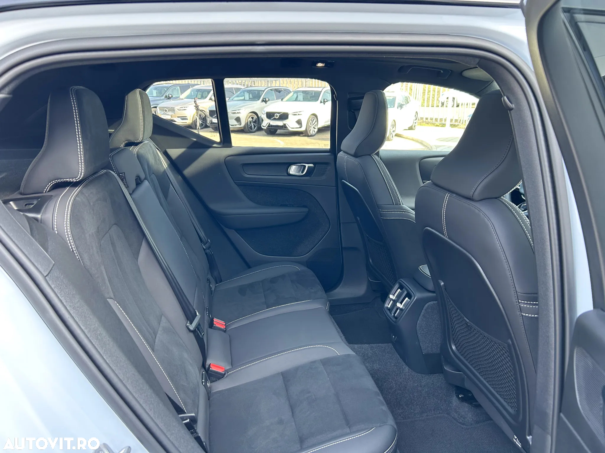 Volvo XC 40 Recharge Twin Motor AWD Ultimate - 12