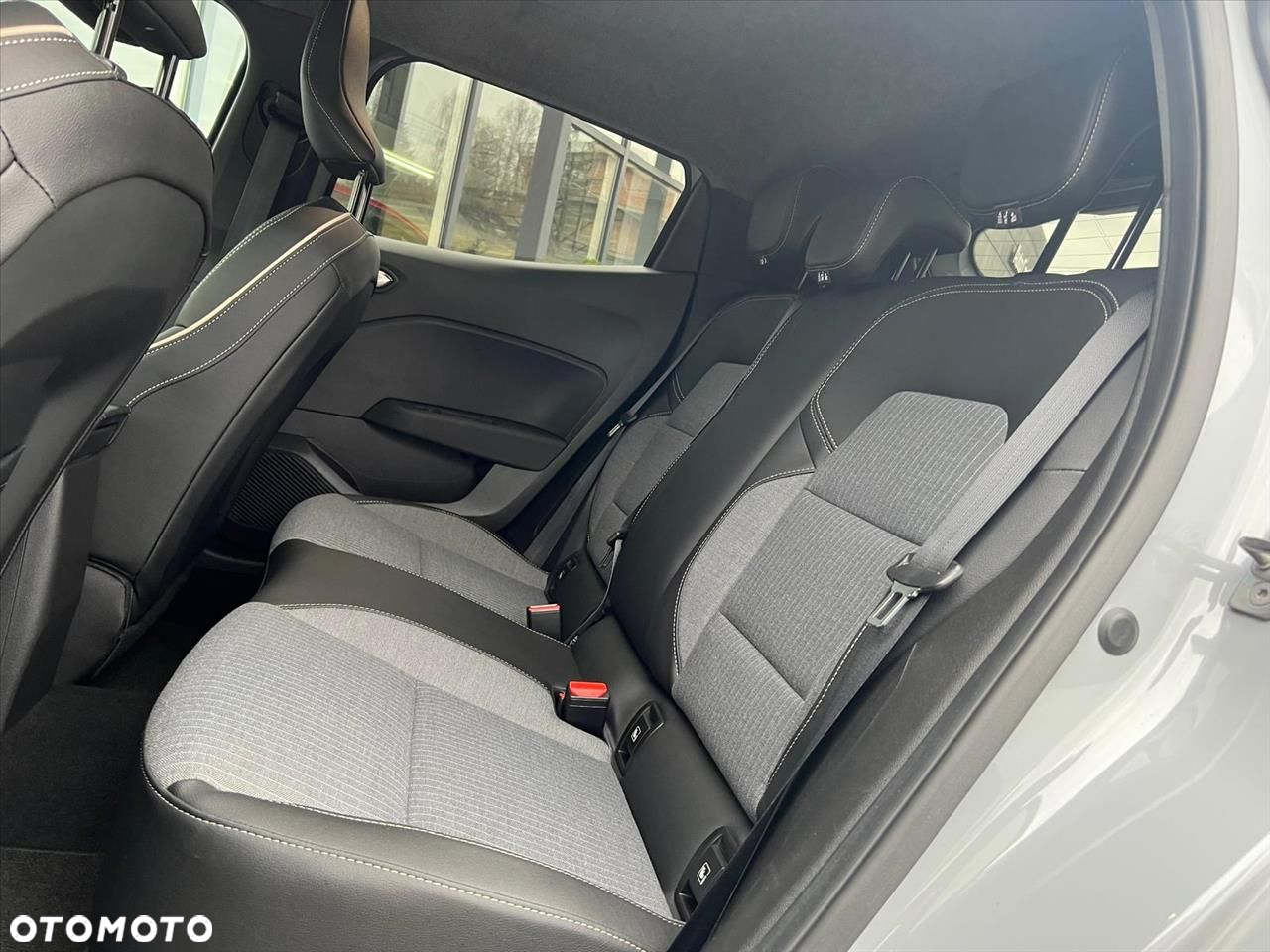 Renault Clio 1.0 TCe Techno - 10