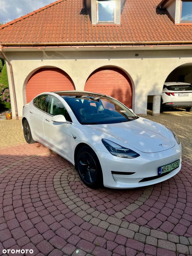 Tesla Model 3 - 3