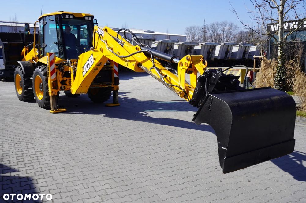 JCB 4CX PRO / Joysticki / r. 2023 / 4 sztuki - 15