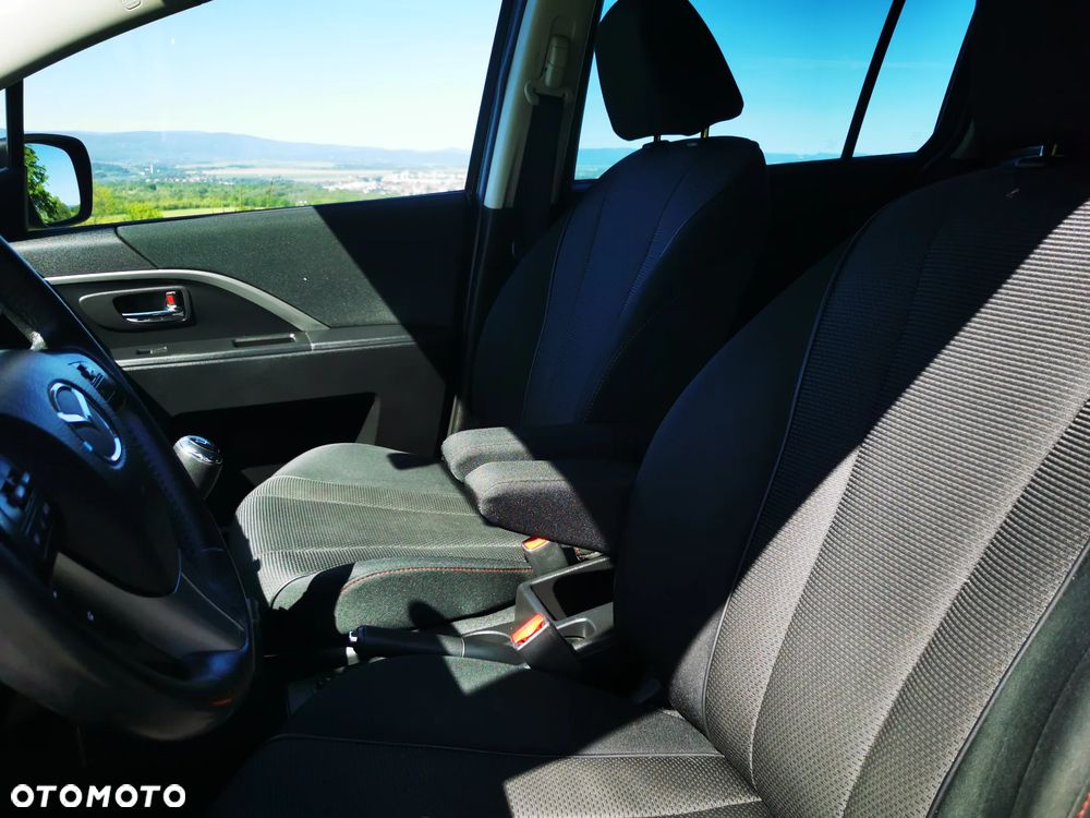 Mazda 5 - 13