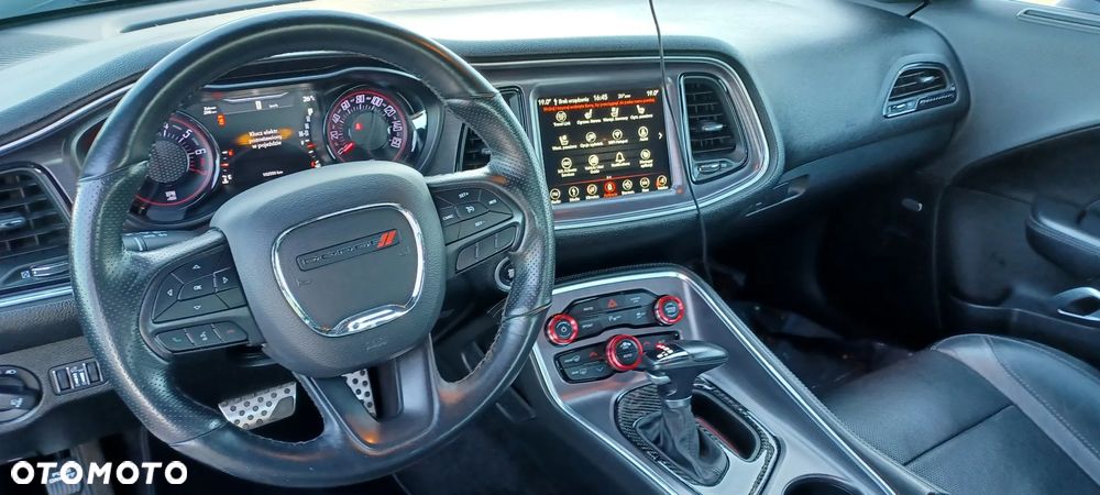 Dodge Challenger - 15