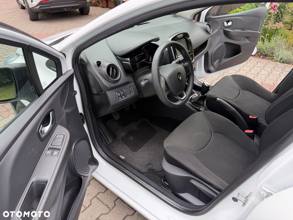 Renault Clio 1.2 16V 75 Limited - 17