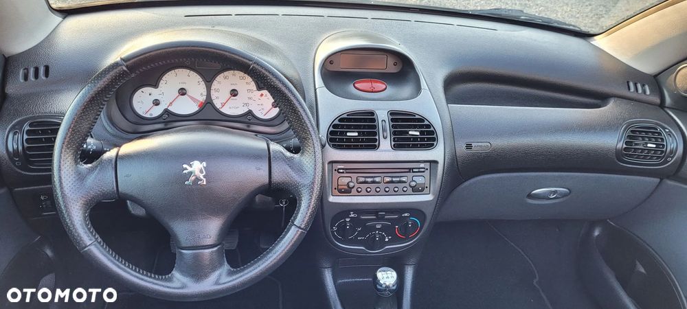 Peugeot 206 110 Quiksilver - 24