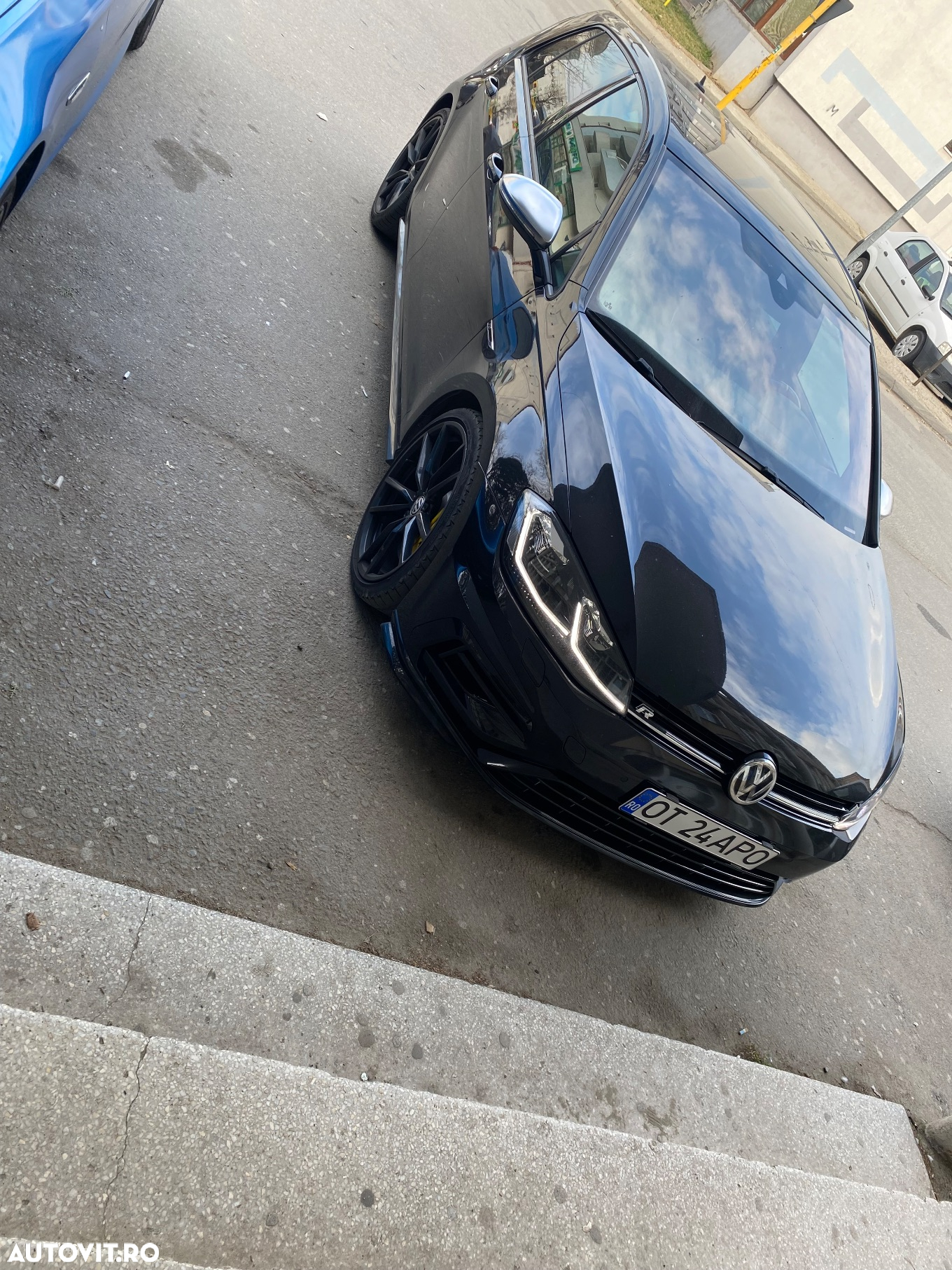 Volkswagen Golf 2.0 TSI DSG R - 3