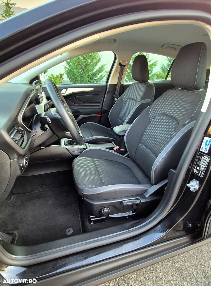 Ford Focus 1.5 EcoBlue Start-Stopp-System TITANIUM - 3