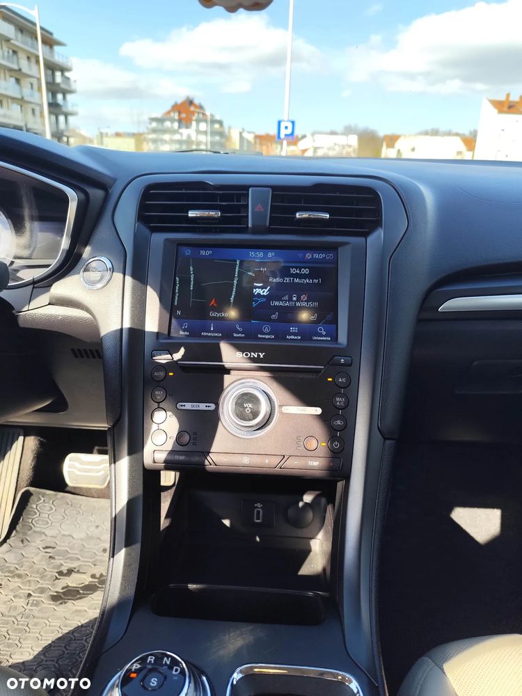 Ford Fusion 2.0 EcoBoost Titanium - 11