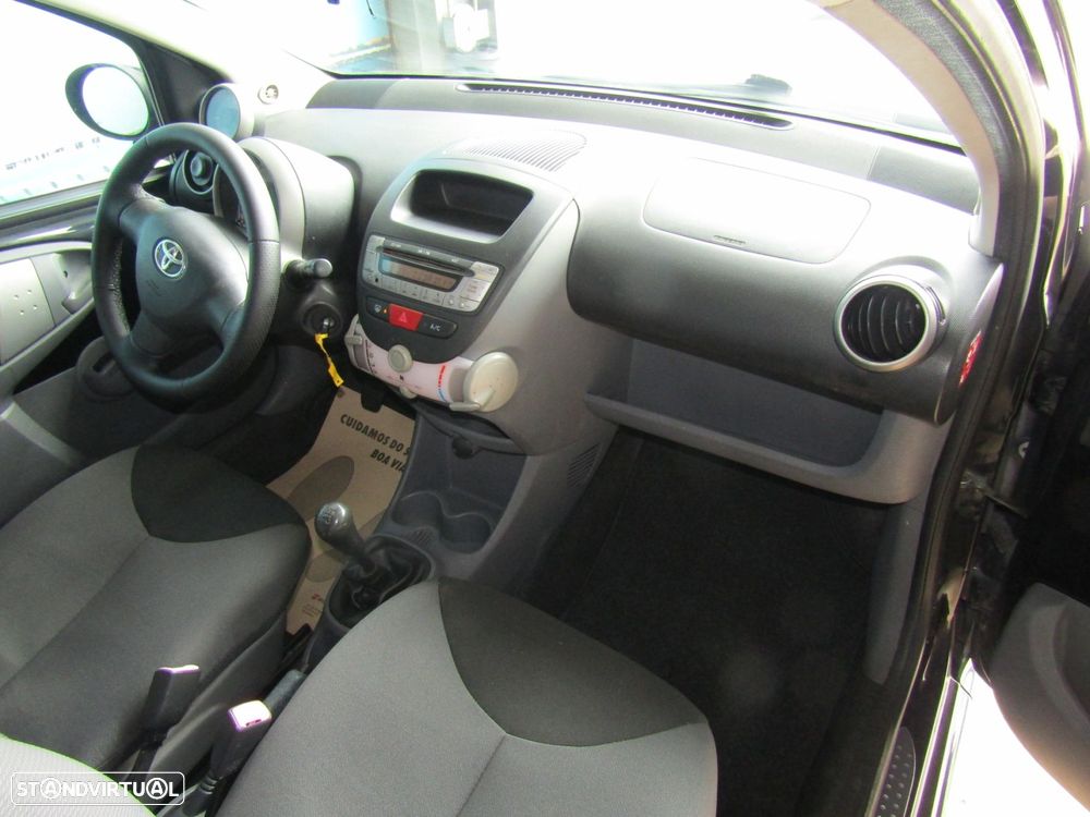 Toyota Aygo 1.0 + AC - 12