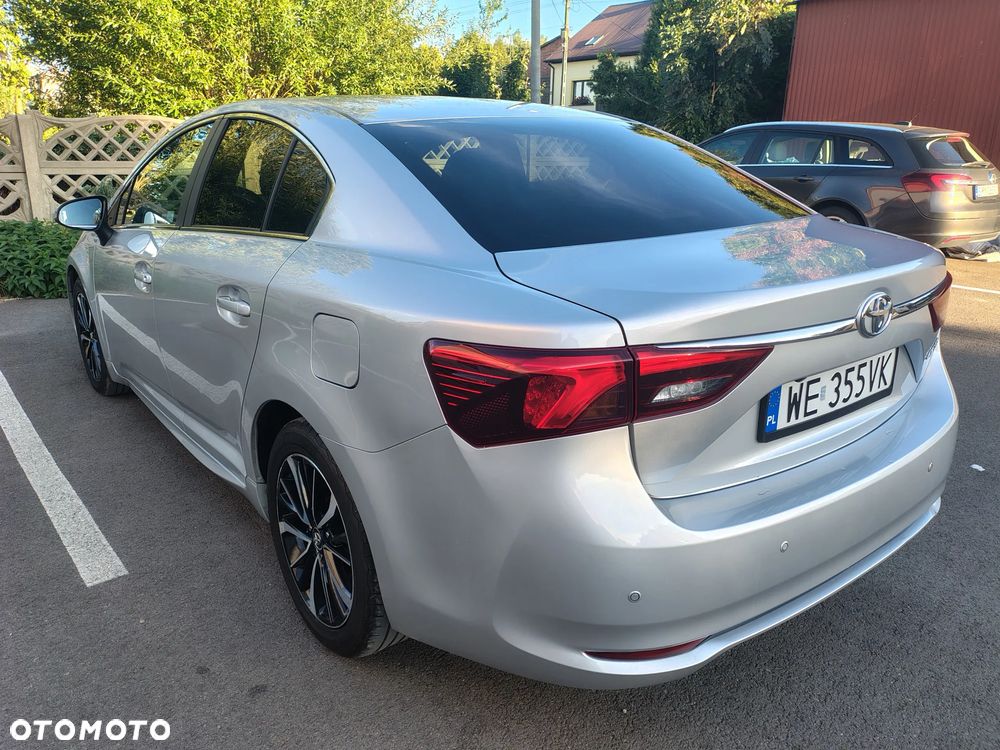 Toyota Avensis 2.0 D-4D Premium - 3