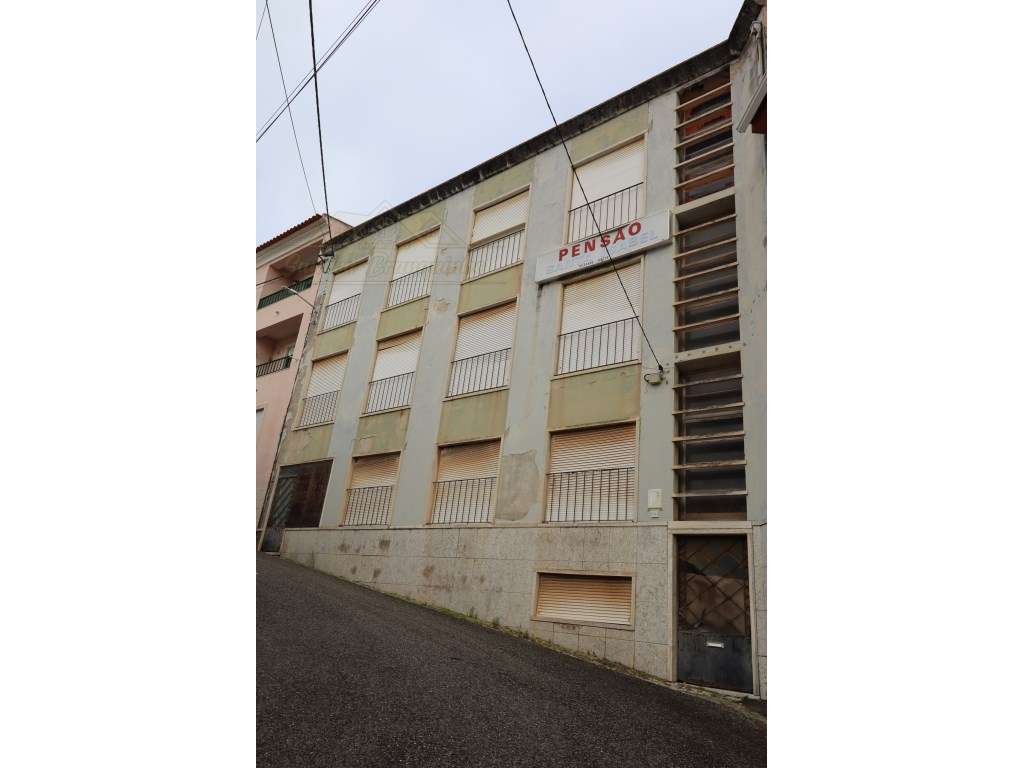Edificio destinado a PENSÃO/HOSTEL a 3min da praia - Grande imagem: 3/8