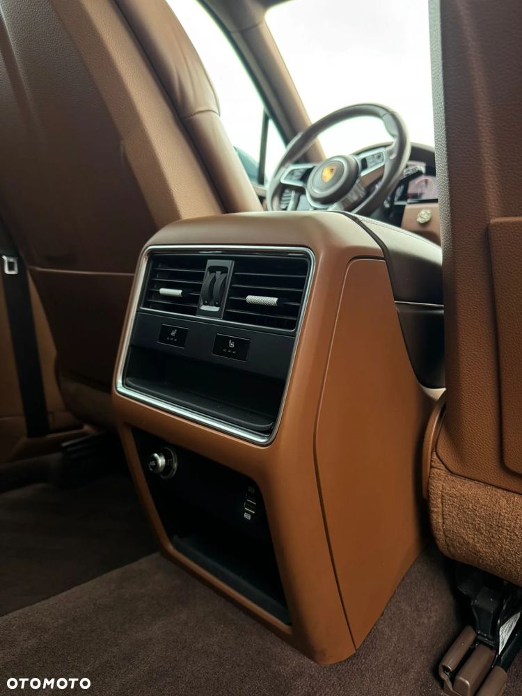 Porsche Cayenne Standard - 18