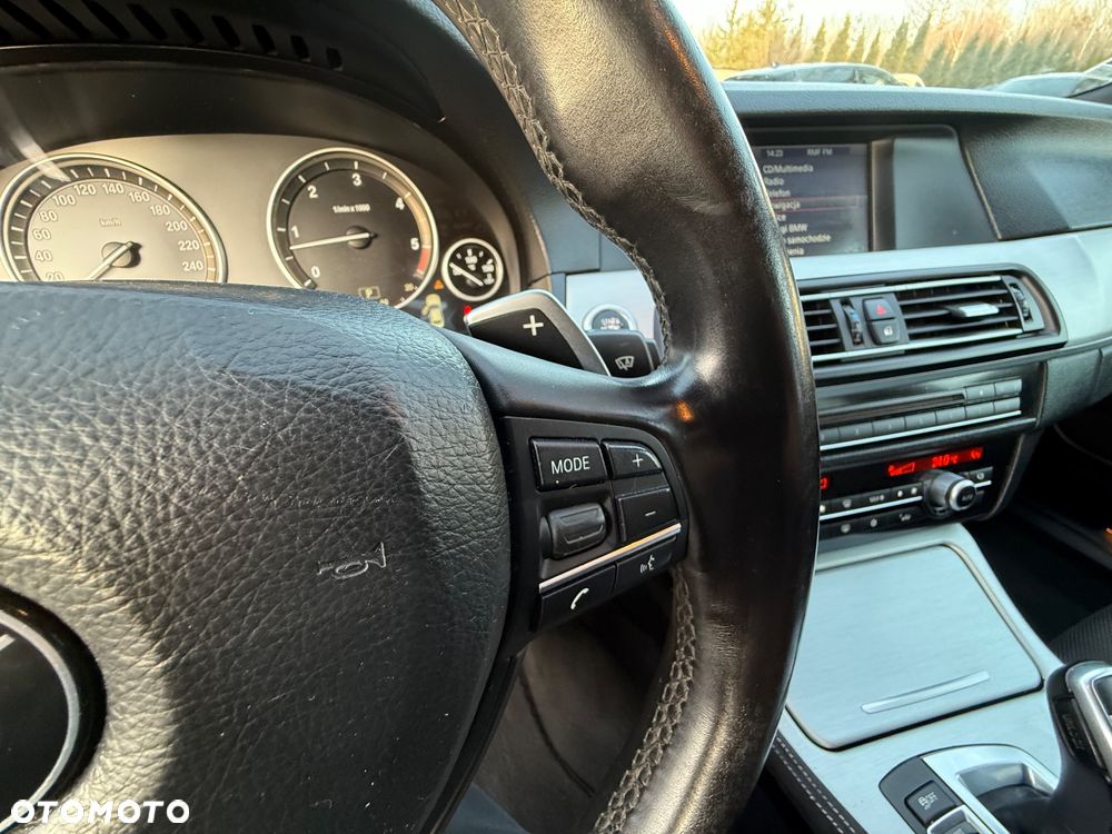 BMW Seria 5 535d Sport-Aut Modern Line - 27