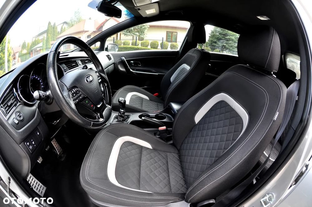 Kia Ceed 1.6 CRDi 136 ISG GT Line - 23