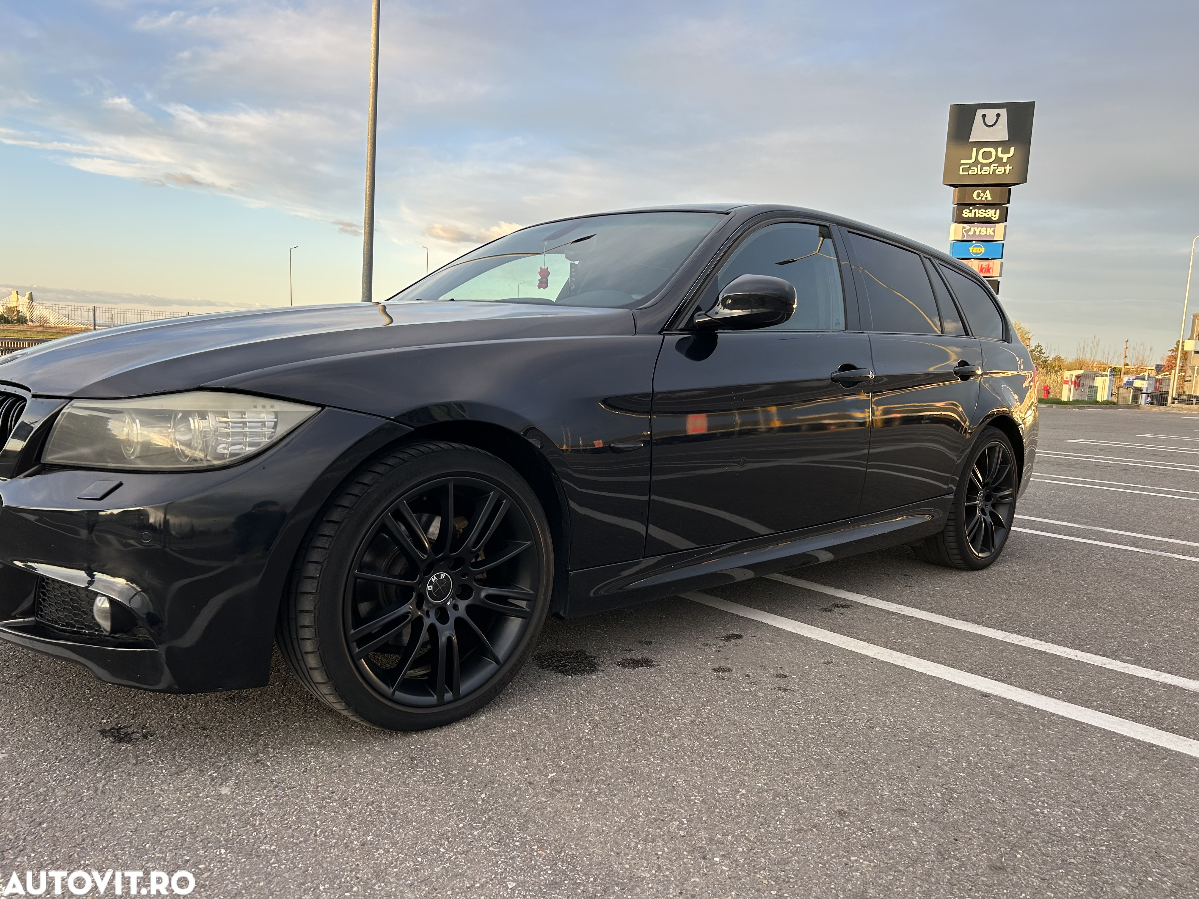 BMW Seria 3 320d xDrive DPF Touring Aut. - 6