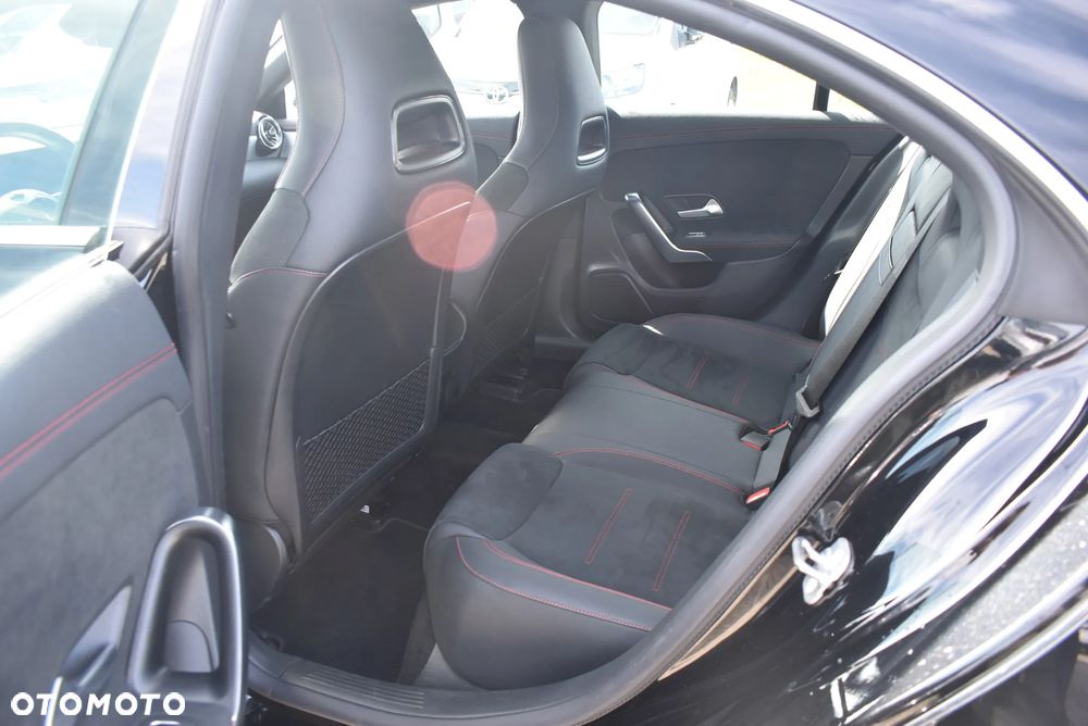 Mercedes-Benz CLA 200 7G-DCT - 11