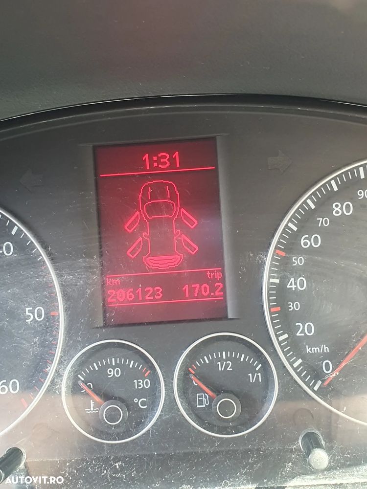 Volkswagen Touran - 35