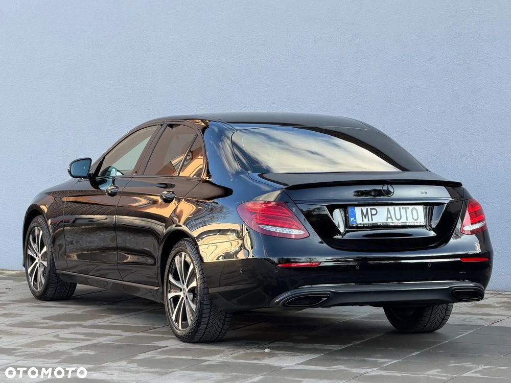 Mercedes-Benz Klasa E 220 d 4-Matic 9G-TRONIC - 4