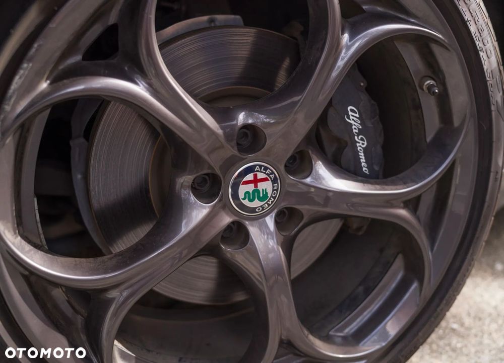 Alfa Romeo Giulia 2.0 Turbo TI Q4 - 13