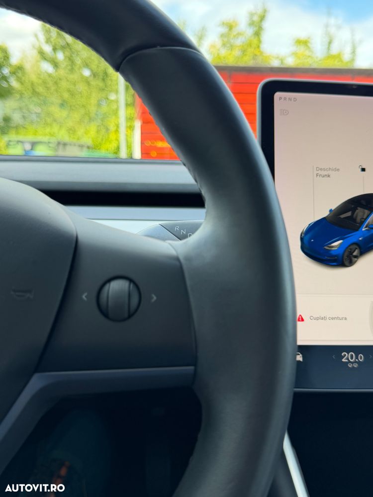 Tesla Model 3 - 11