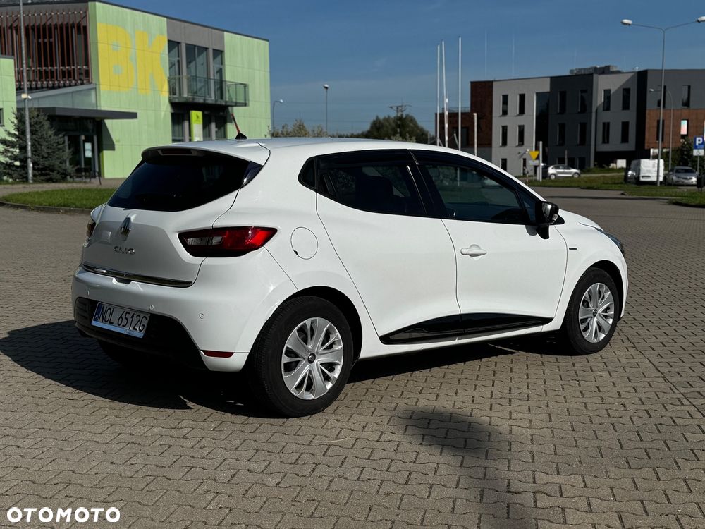 Renault Clio 1.2 16V 75 LIMITED - 5