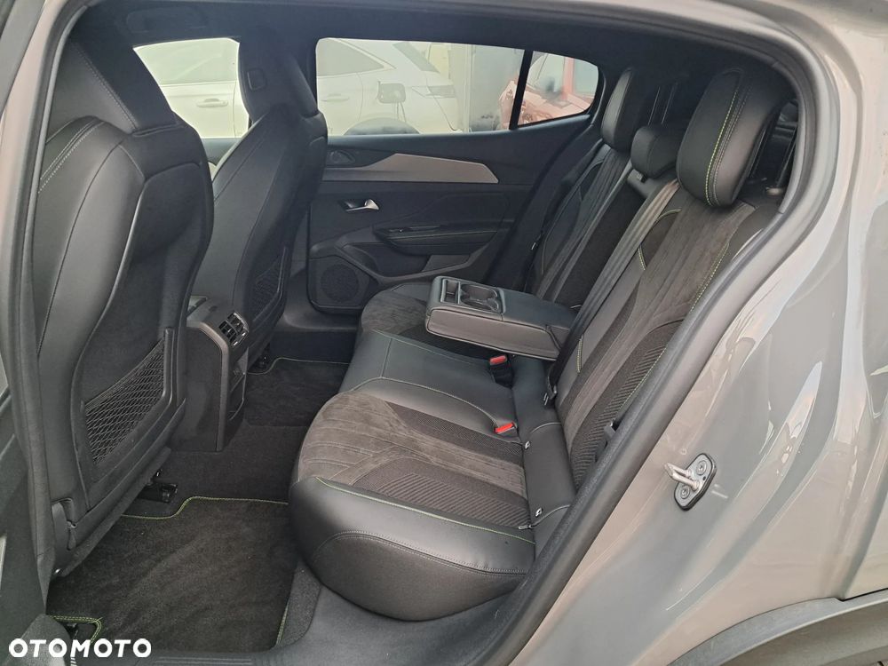 Peugeot 408 1.6 Plug-In Hybrid 180 Allure Pack EAT8 - 10