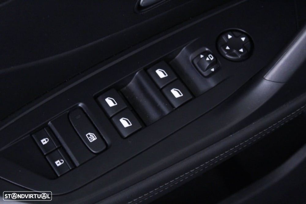 Peugeot 408 1.2 Hybrid Allure e-DCS6 - 21