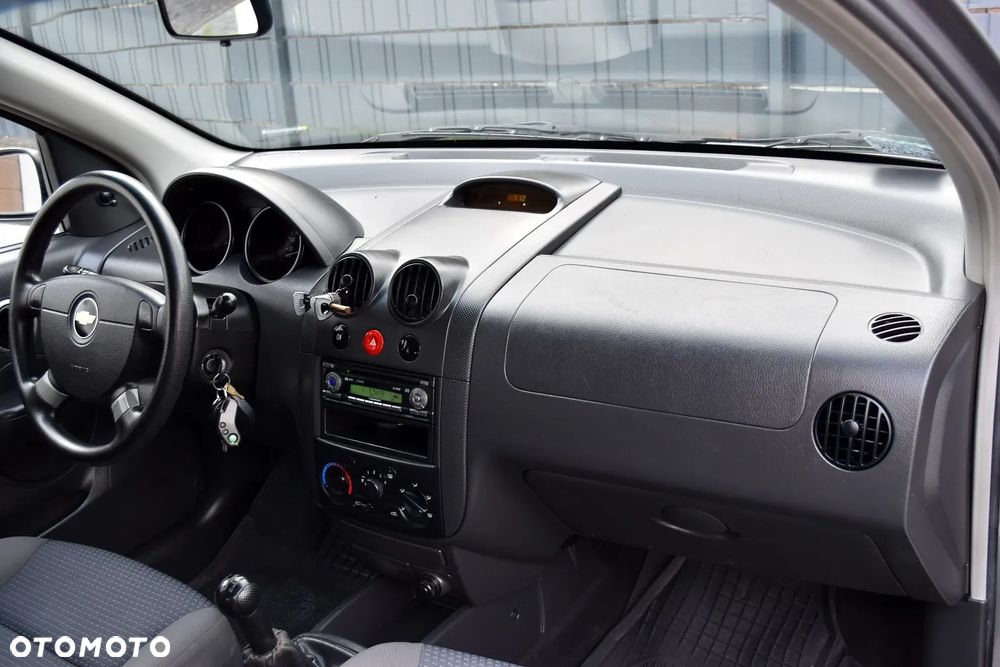 Chevrolet Aveo 1.2 Star (abs) - 28
