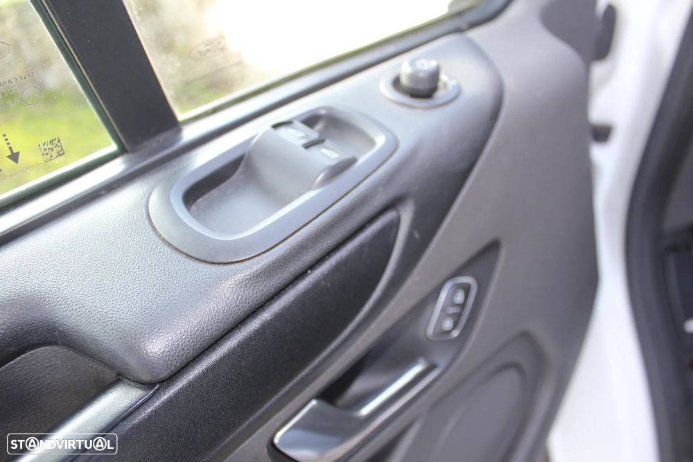 Ford TRANSIT 2.0 TDCI - 3 LUG. A/C - IVA DEDUTIVEL - 13