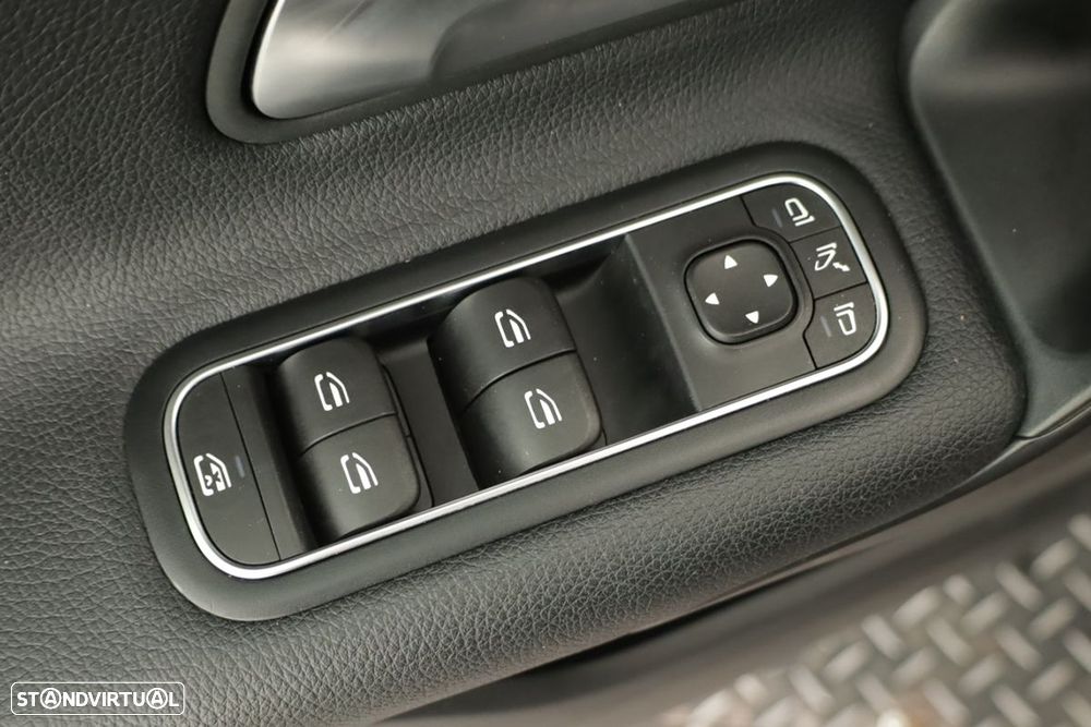Mercedes-Benz A 200 Standard - 21