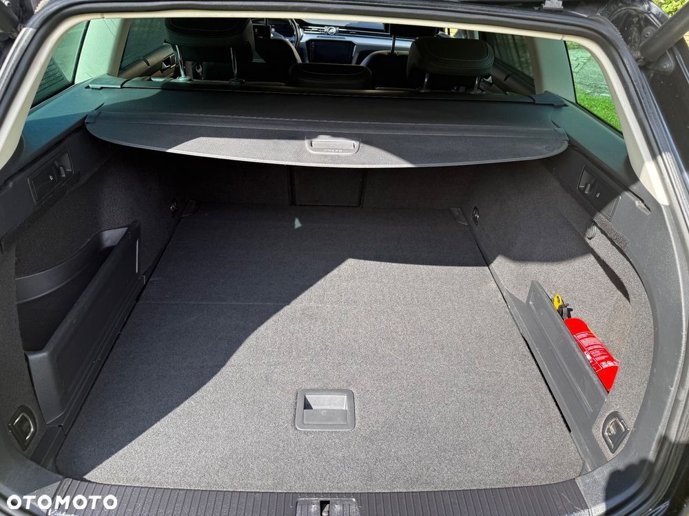 Volkswagen Passat - 23