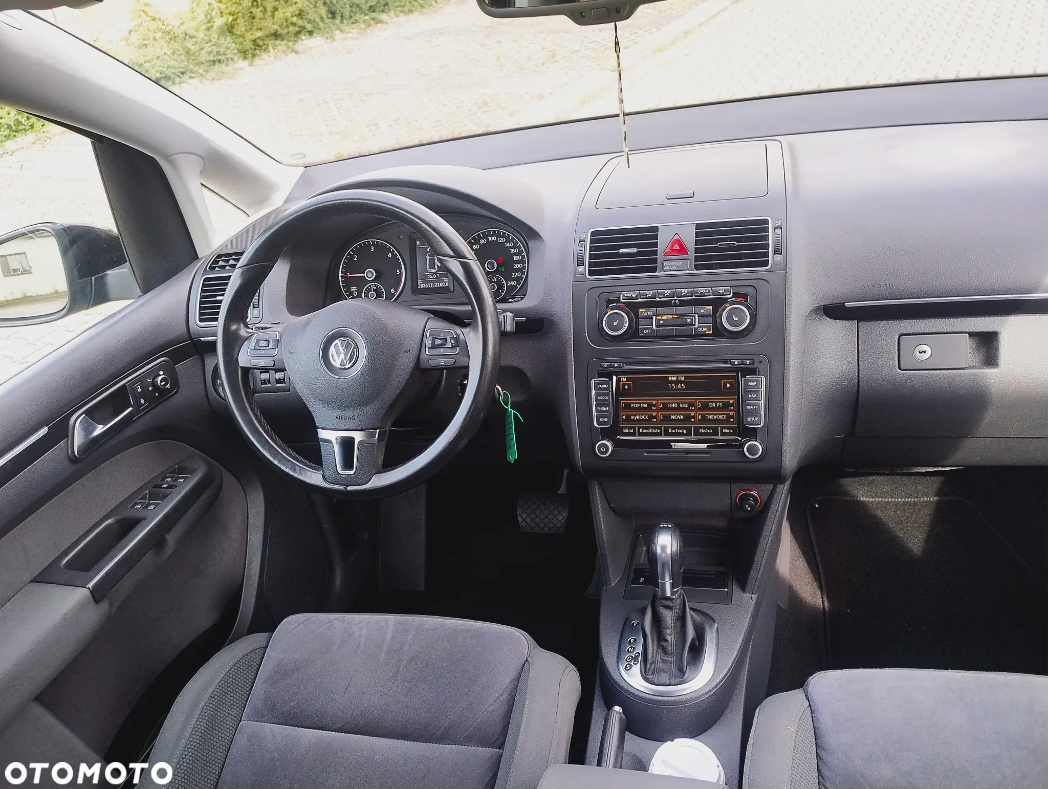 Volkswagen Touran 2.0 TDI DPF DSG Highline - 18