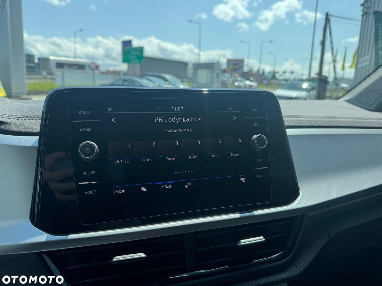 Volkswagen T-Roc - 12