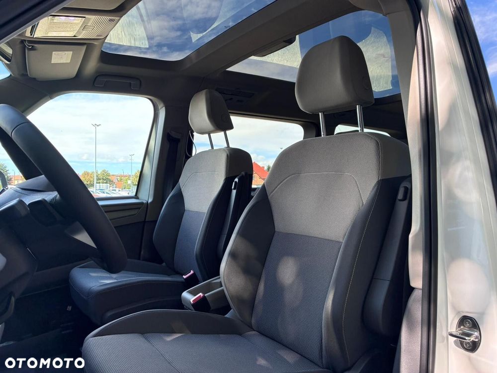 Volkswagen Multivan - 15