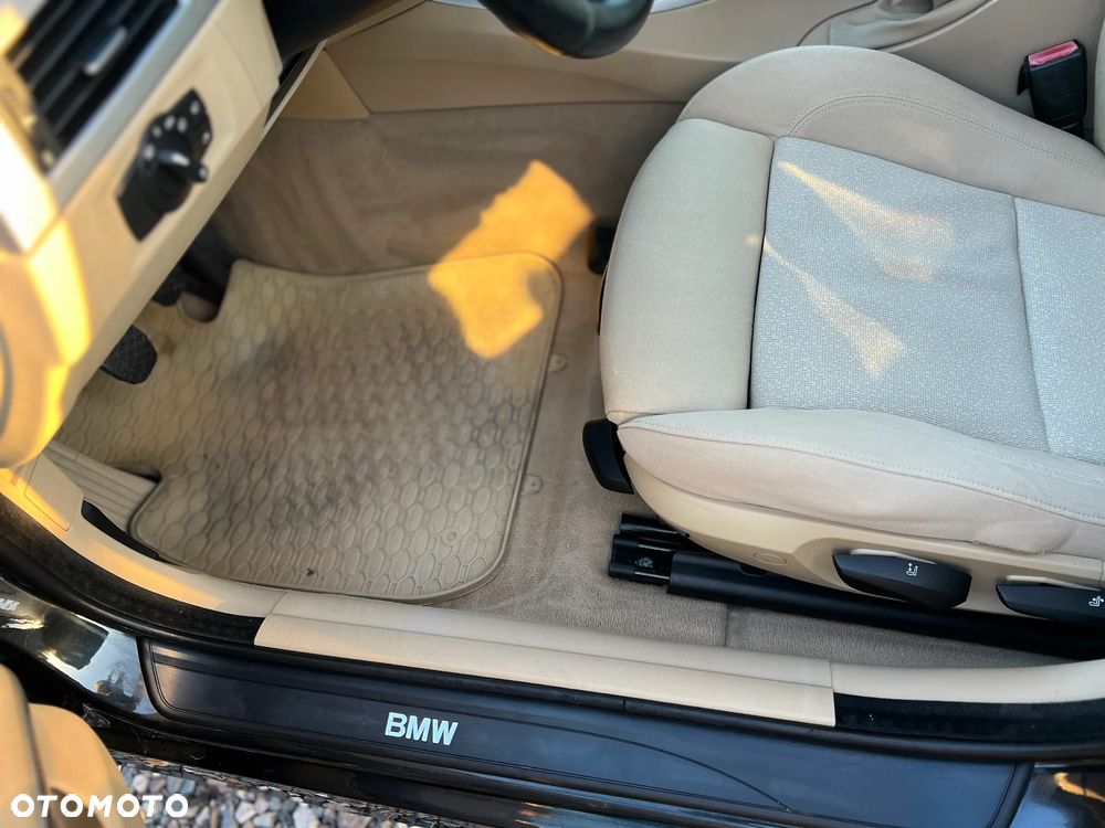 BMW Seria 3 325i - 11