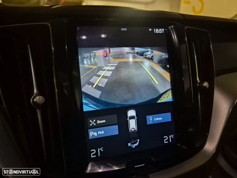 Volvo XC 60 2.0 D4 R-Design Geartronic - 24