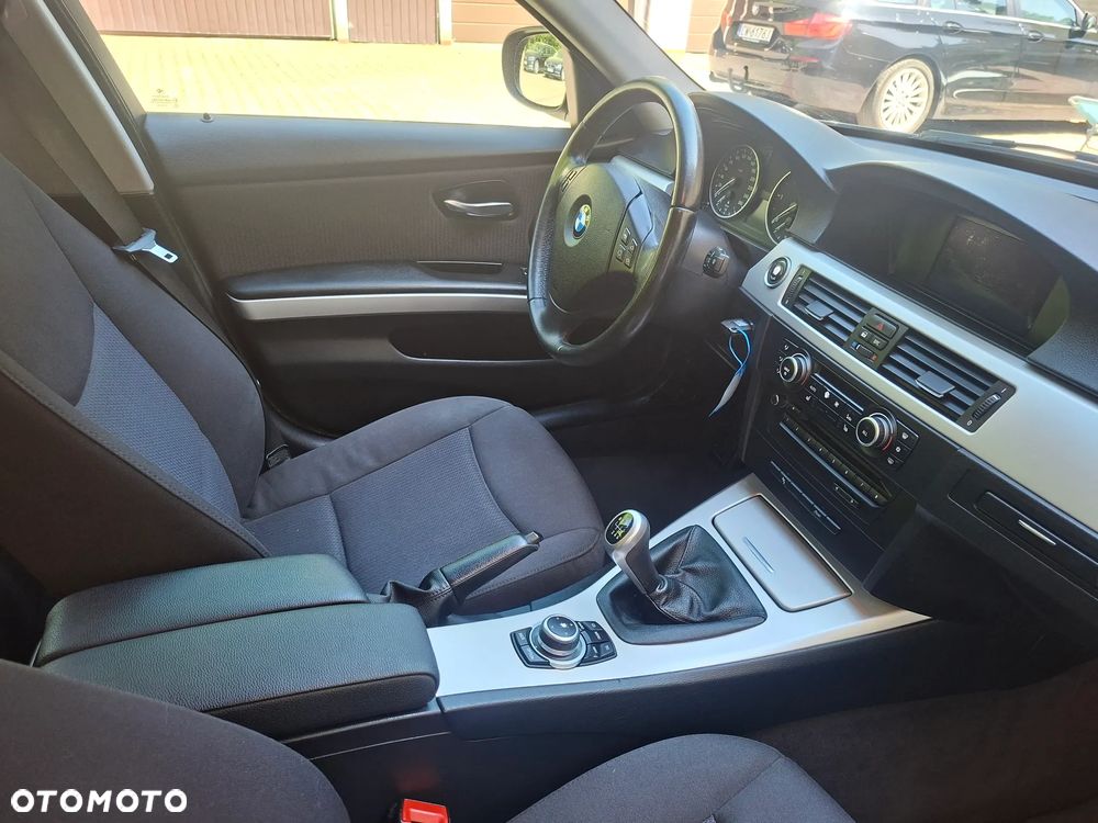 BMW Seria 3 320d DPF - 12