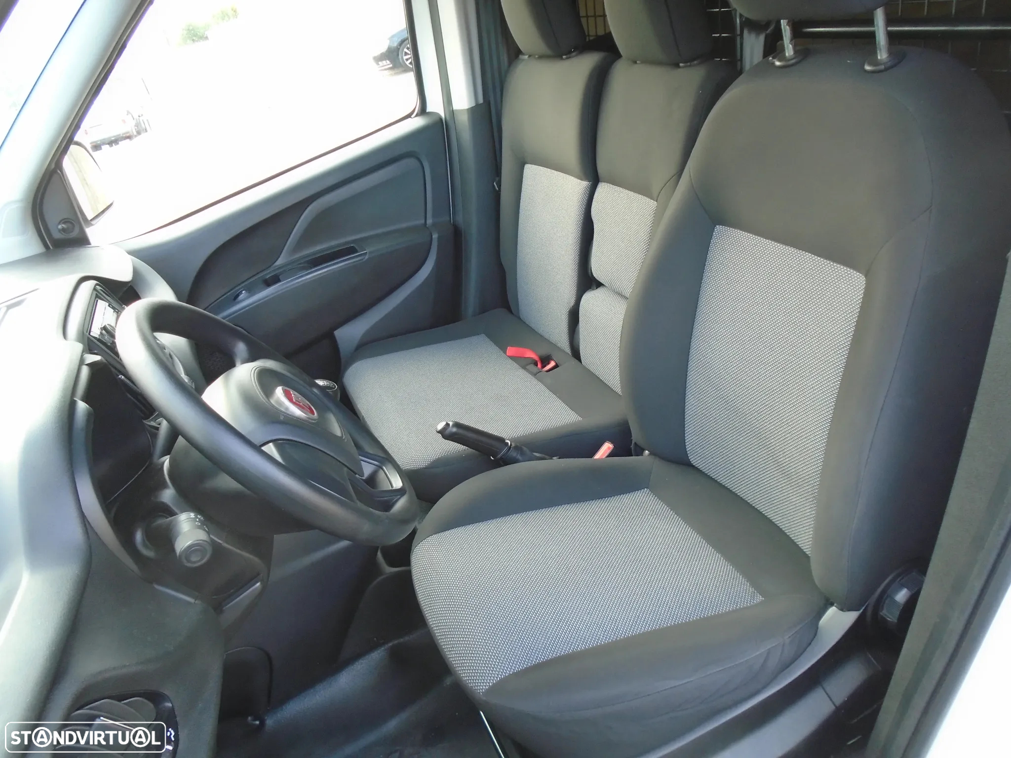 Fiat DOBLO 1.3 M-Jet 3 LUGARES 95 CV IVA DEDUTIVEL-NACIONAL - 7