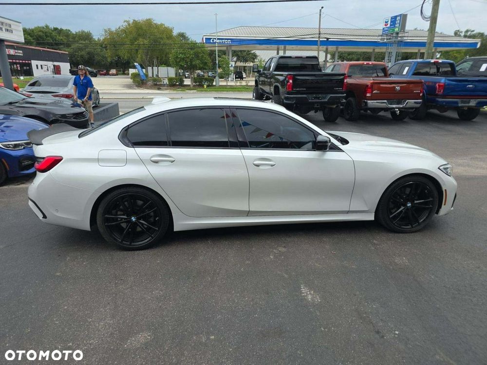 BMW Seria 3 330i M Sport - 2